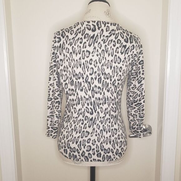 Vintage snow leopard cardigan - Picture 4 of 9